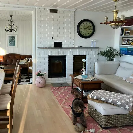 With Sea Views And Access Near Tatil Evi Drøbak