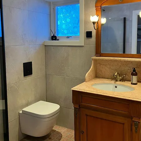Tatil Evi With Sea Views And Access Near