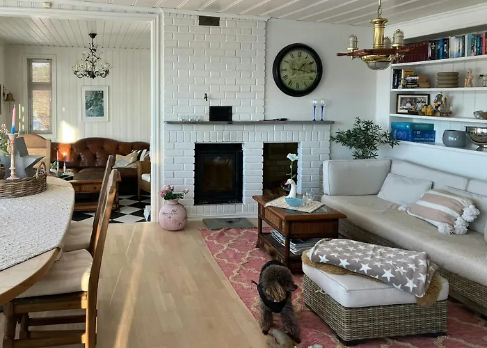 With Sea Views And Access Near Hébergement de vacances Drøbak