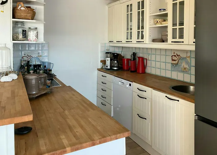 With Sea Views And Access Near Hébergement de vacances Drøbak