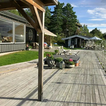 Semesterbostad With Sea Views And Access Near