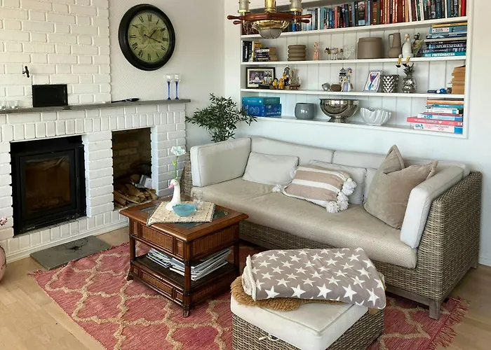 With Sea Views And Access Near Сasa de vacaciones Drøbak